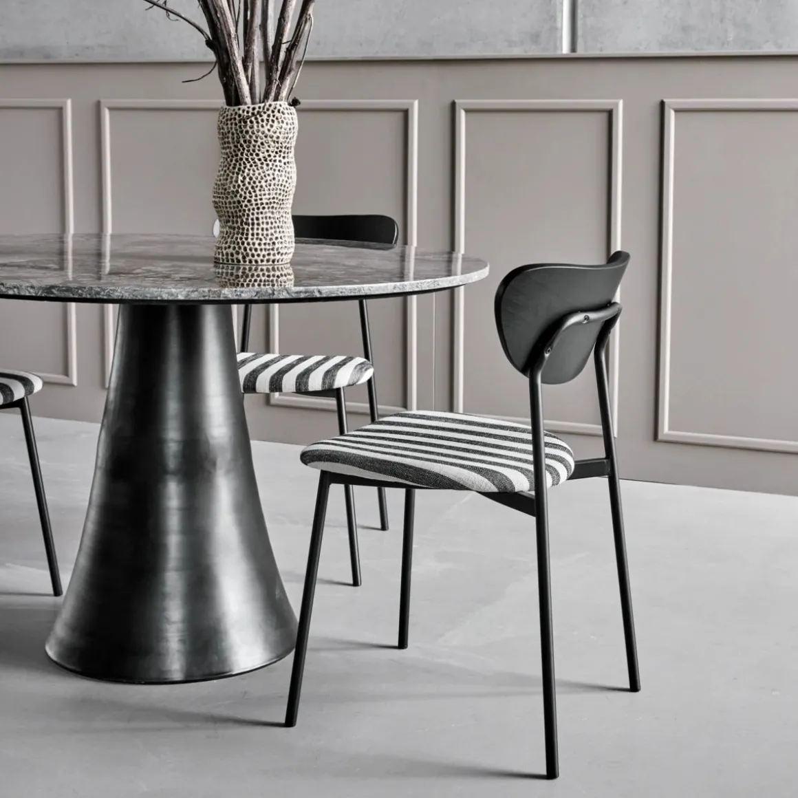 Chairs, HDMust, Schwarz/Off-Weiß