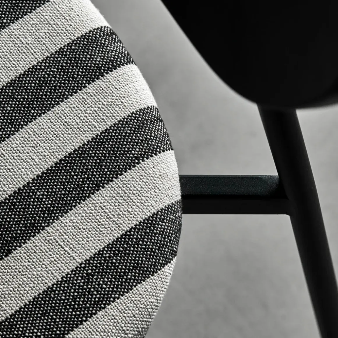 Chairs, HDMust, Schwarz/Off-Weiß