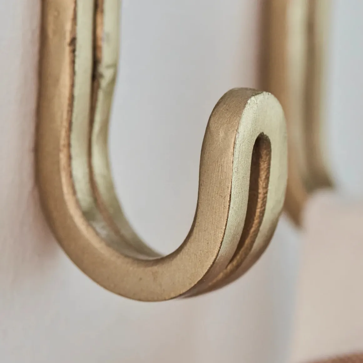 Hook, HDYra, Brass finish