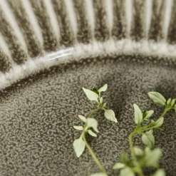 Teller, HDPleat, Grau/braun