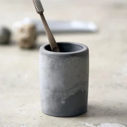 Zahnputzbecher, Cement